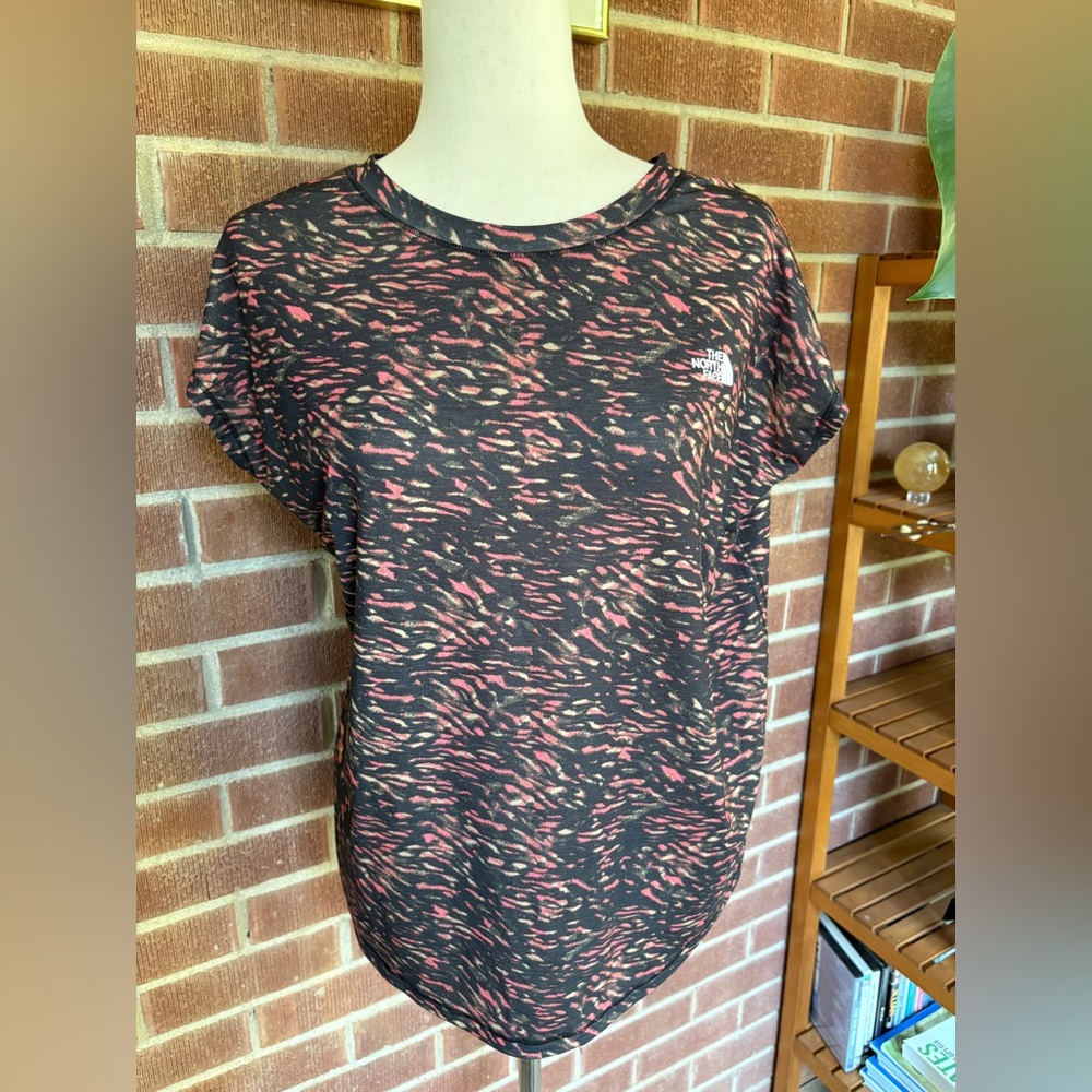 The North Face lightweight women’s top size medium